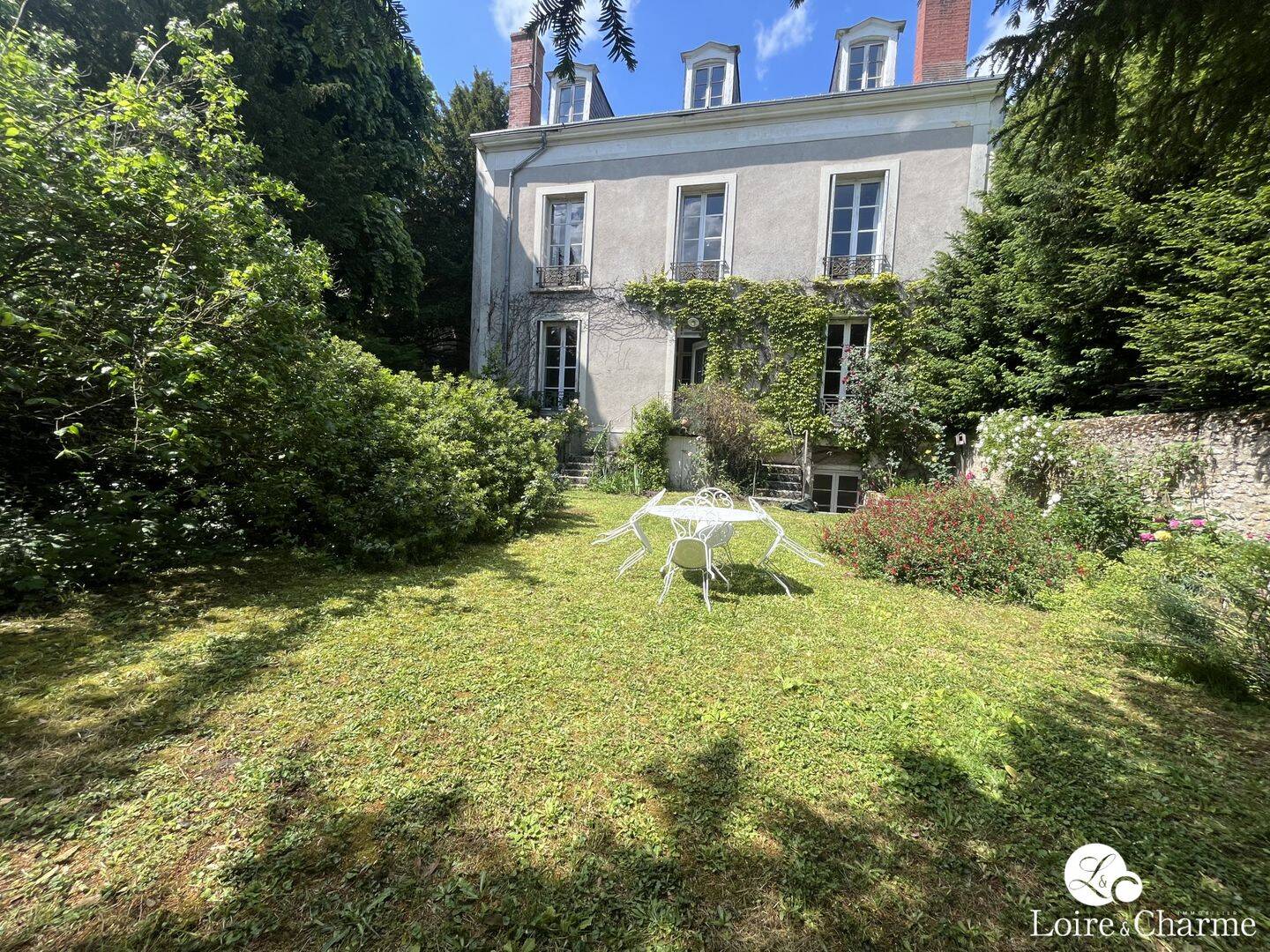 Maison 10 pièces 330 m² · à Blois · 330 m² · 520 000 €
