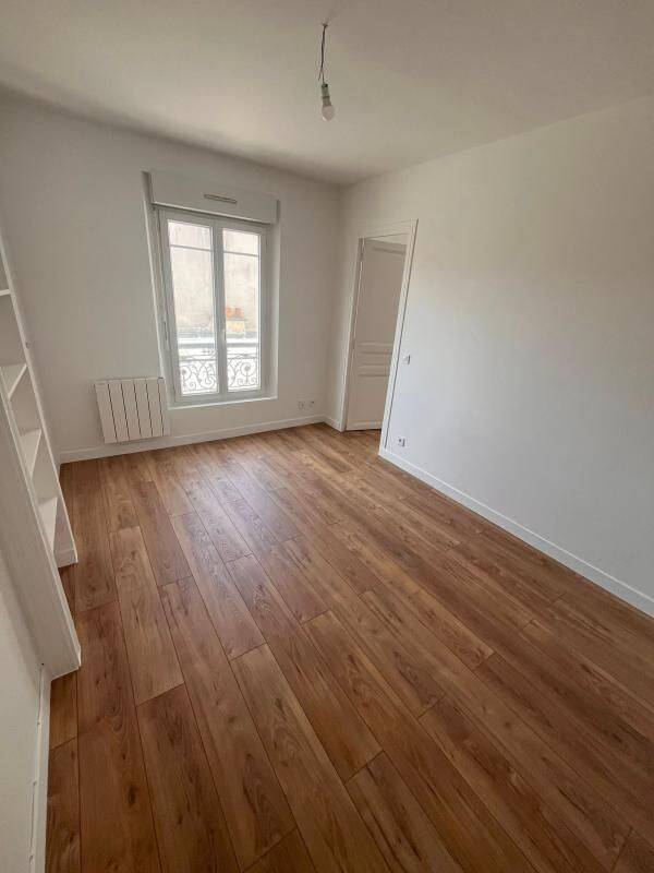 Appartement 2 pièces 33 m² · à Paris 10ème Arrondissement · 33,3 m² · 1 300 €/mois