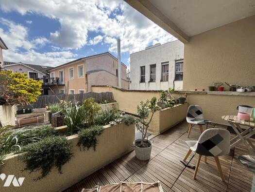 Appartement à louer 870 € 3 pièces 2 chambres 65 m² RDC Châtillon-sur-Chalaronne 01400