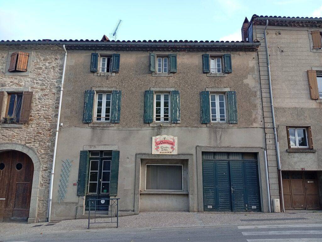 Maison 8 pièces 95 m² · à Albine · 95 m² · 66 000 €