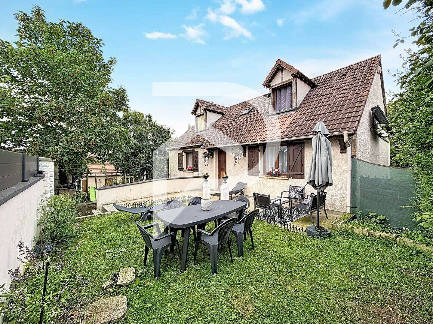 Maison 8 pièces 102 m² · à Vernouillet · 102,1 m² · 260 000 €