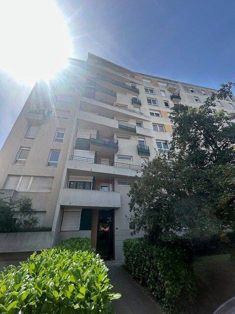 Appartement 3 pièces 74 m² · à Villeurbanne · 74 m² · 1 060 €