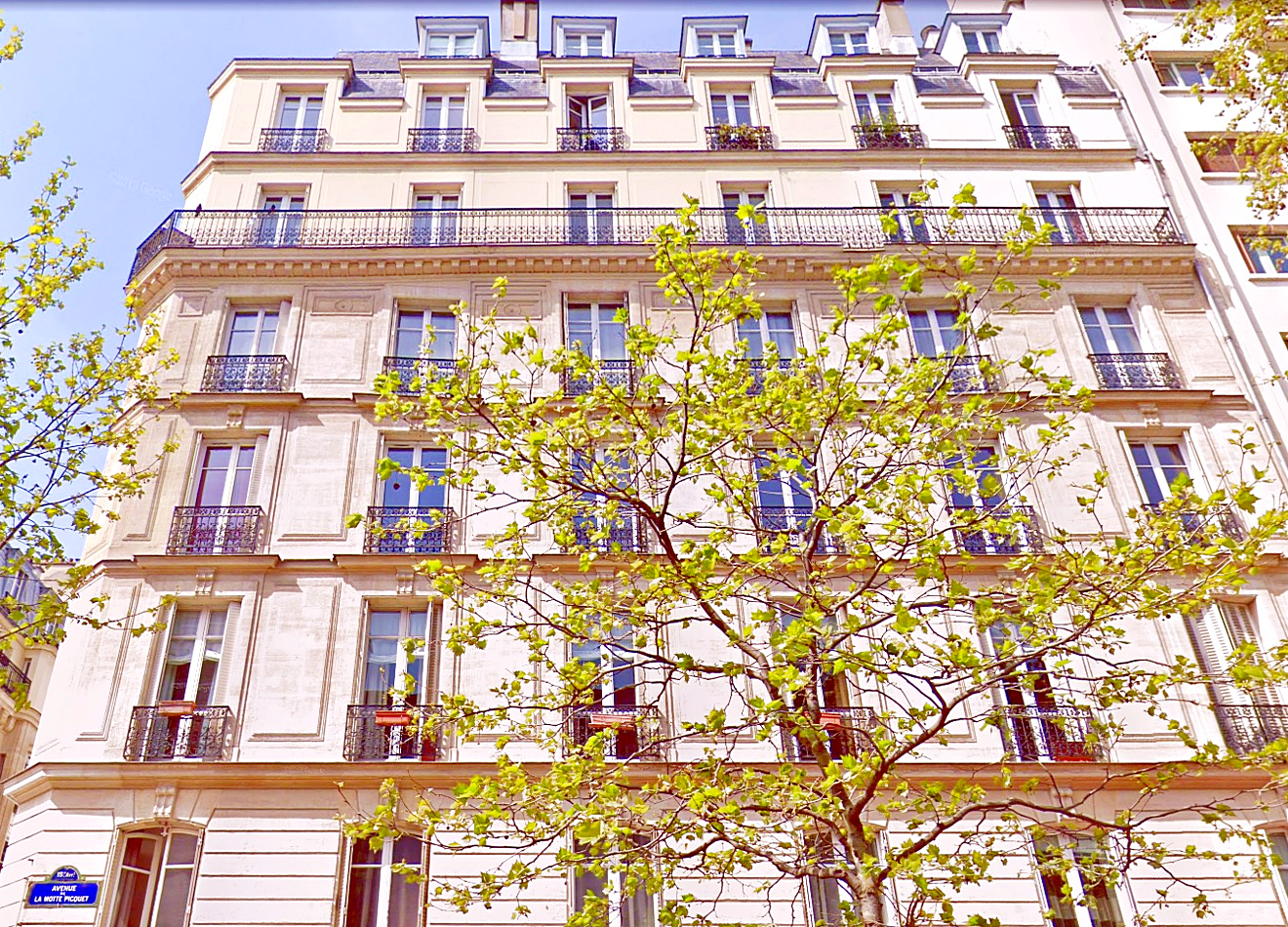 Appartement 4 pièces 74 m² · à Paris 15ème Arrondissement · 74,3 m² · 2 615 €/mois