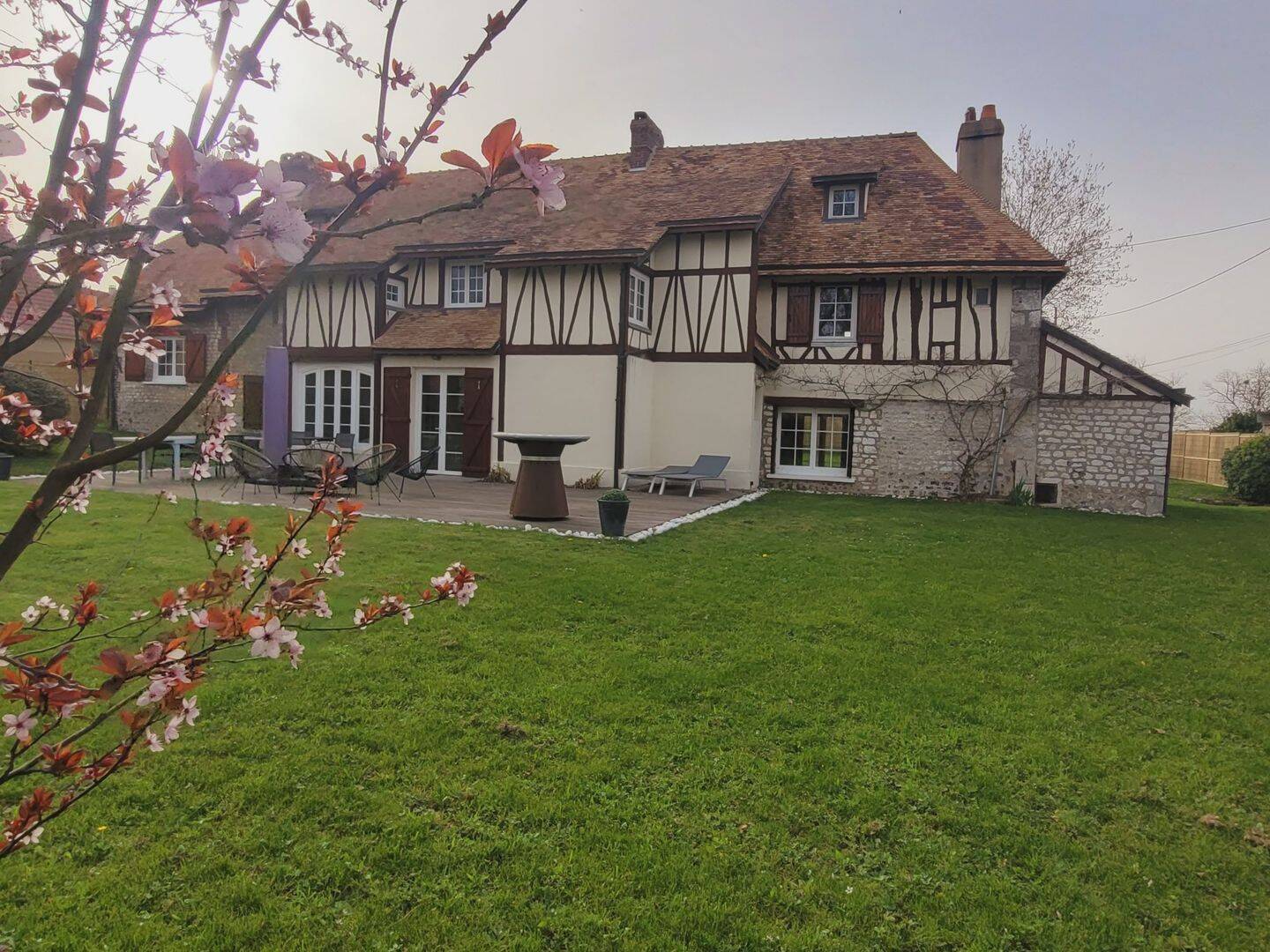 Maison 9 pièces 295 m² · à Les Damps · 295 m² · 596 000 €