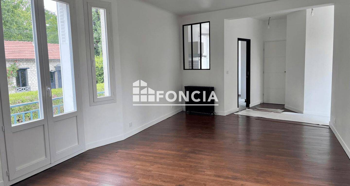 Maison 3 pièces 81 m² · à Samois-sur-Seine · 80,5 m² · 1 500 €