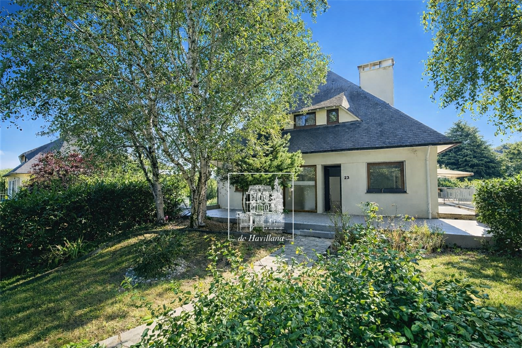 Maison 7 pièces 165 m² · à La Celle-Saint-Cloud · 165 m² · 4 480 €/mois