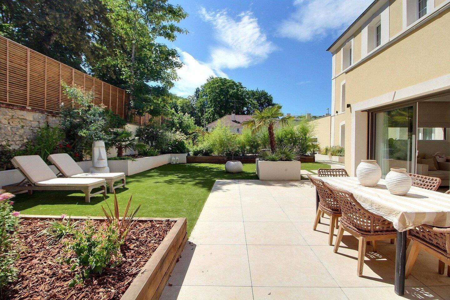 Maison 6 pièces 225 m² · à Lisieux · 225 m² · 649 000 €