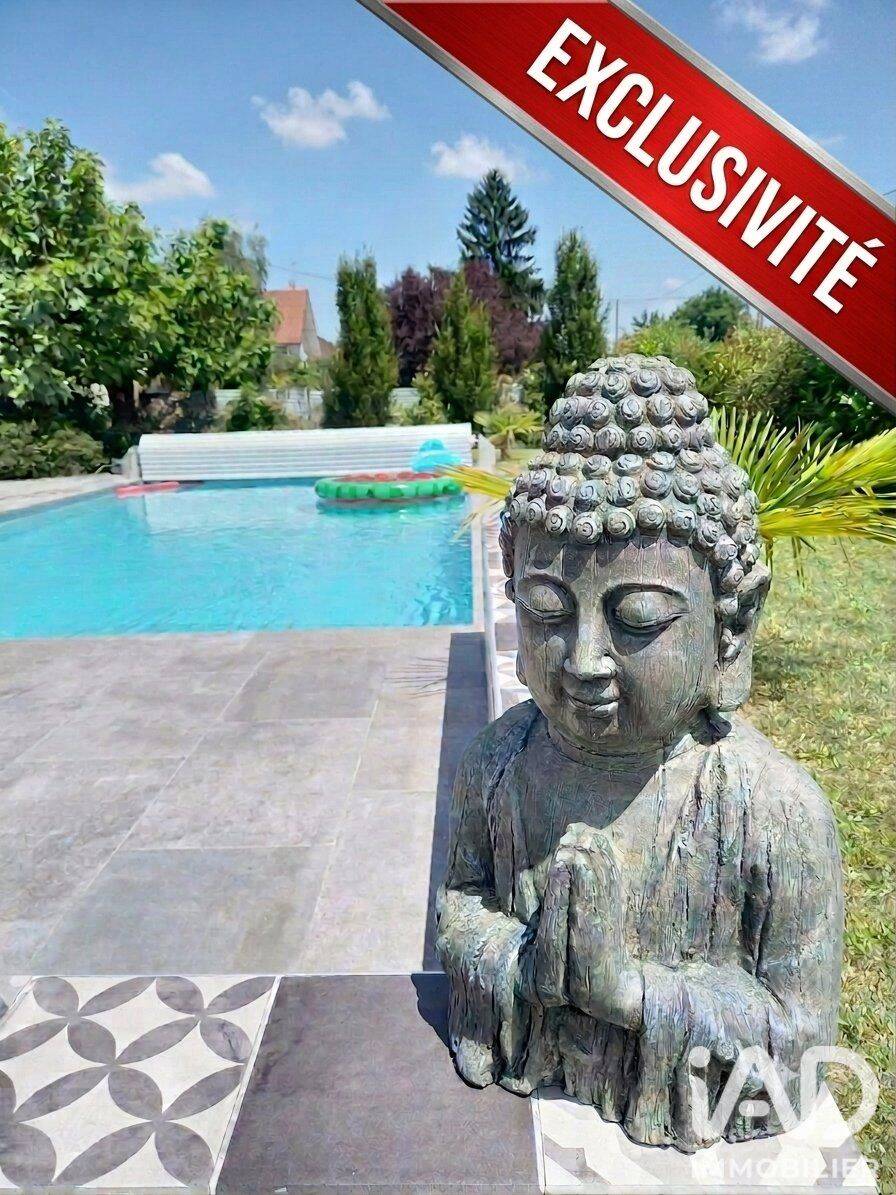 Maison 8 pièces 159 m² · à Thonac · 158,9 m² · 219 000 €