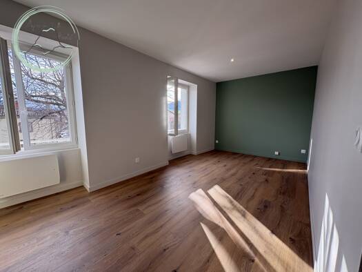 Appartement à louer 475 € 2 pièces 1 chambre 33,7 m² Étage 2/2 Vic-le-Comte 63270