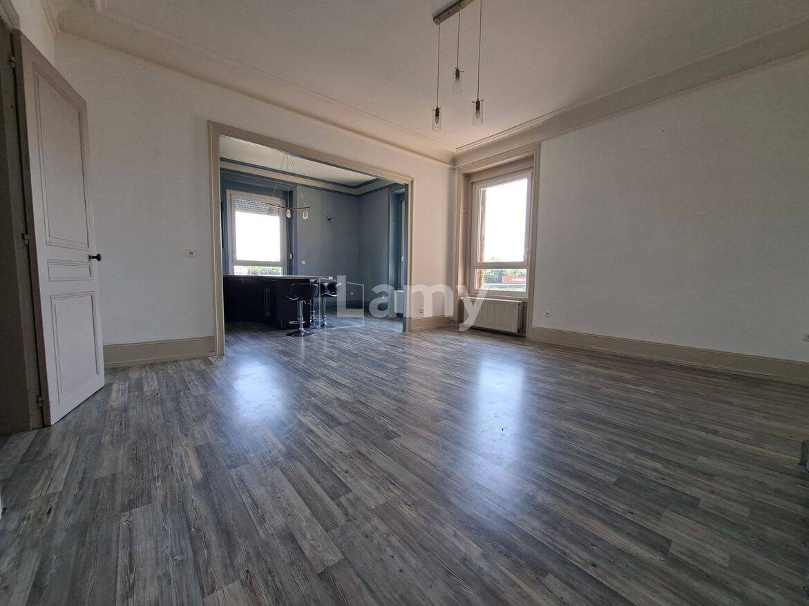 Appartement 3 pièces 118 m² · à L'Isle-sur-le-Doubs · 118 m² · 670 €