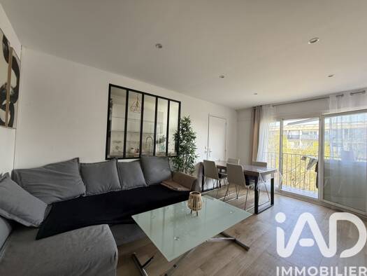 Appartement à vendre 149 000 € 4 pièces 3 chambres 74 m² Étage 3/3 Croix Blanche-Plein Ciel-Nord Est Le Mée-sur-Seine 77350