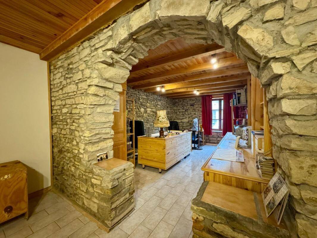 Maison 6 pièces 330 m² · à Lunéville · 330 m² · 285 000 €