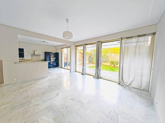 Appartement à vendre 599 000 € 4 pièces 3 chambres 120 m² RDC/5 La Lauvette Nice 06100