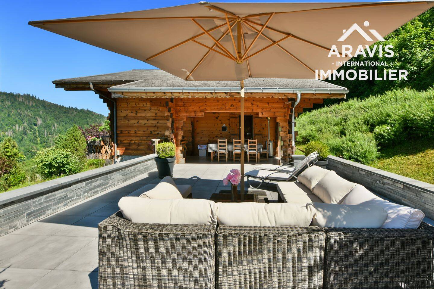 Maison 6 pièces 200 m² · à Arâches-la-Frasse · 200 m² · 1 100 000 €