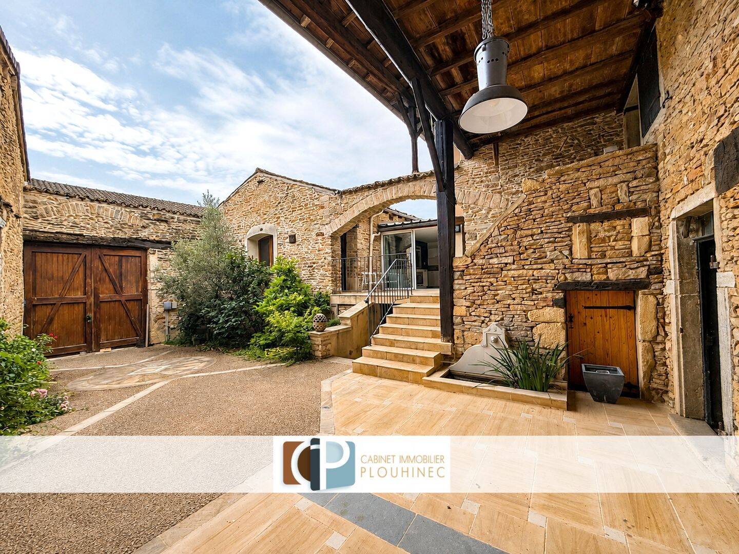 Maison 4 pièces 149 m² · à La Roche-Vineuse · 149 m² · 310 000 €