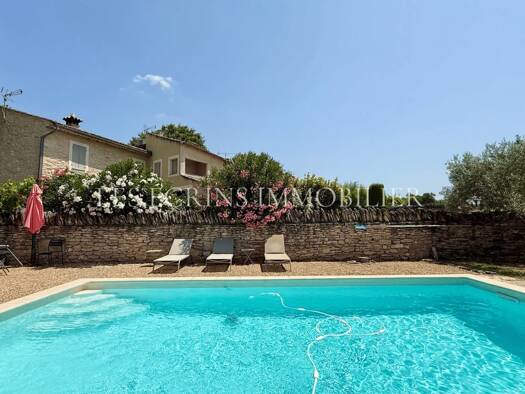 Ferme à vendre 895 000 € 5 pièces 3 chambres 123 m² 650 m² de terrain Gordes 84220