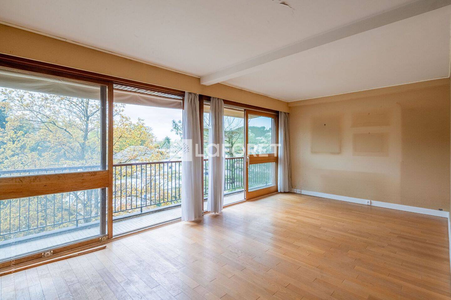 Appartement 5 pièces 103 m² · à La Celle-Saint-Cloud · 103 m² · 350 000 €