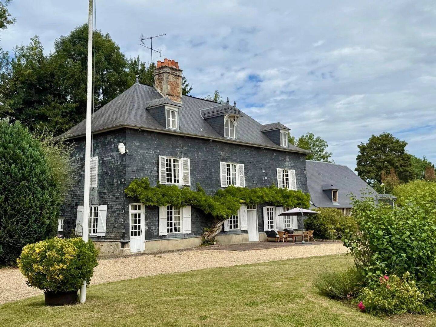Maison 10 pièces 225 m² · à Tourgéville · 225 m² · 1 900 000 €