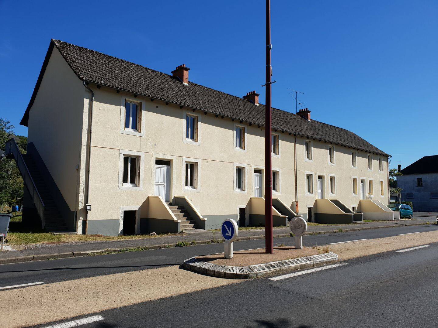 Maison 26 pièces 520 m² · à Ydes · 520 m² · 330 000 €