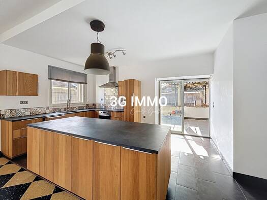 Appartement à vendre 299 000 € 6 pièces 4 chambres 216 m² Étage 1/1 Du Guesclin Béziers 34500