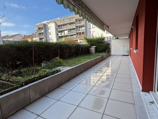 Appartement à vendre 218 000 € 3 pièces 2 chambres 61,9 m² RDC Besançon 25000