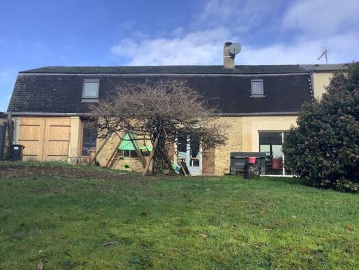 Maison à vendre 495 000 € 7 pièces 5 chambres 242 m² 2 242 m² de terrain Ouest Clermont 60600