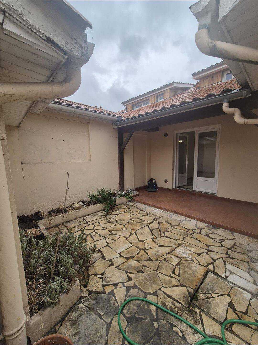 Maison 6 pièces 144 m² · à Bordeaux · 144 m² · 1 800 €/mois