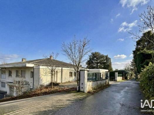 Espace bureau à vendre 1 450 000 € 810 m² de bureaux Le-Perollier Écully 69130