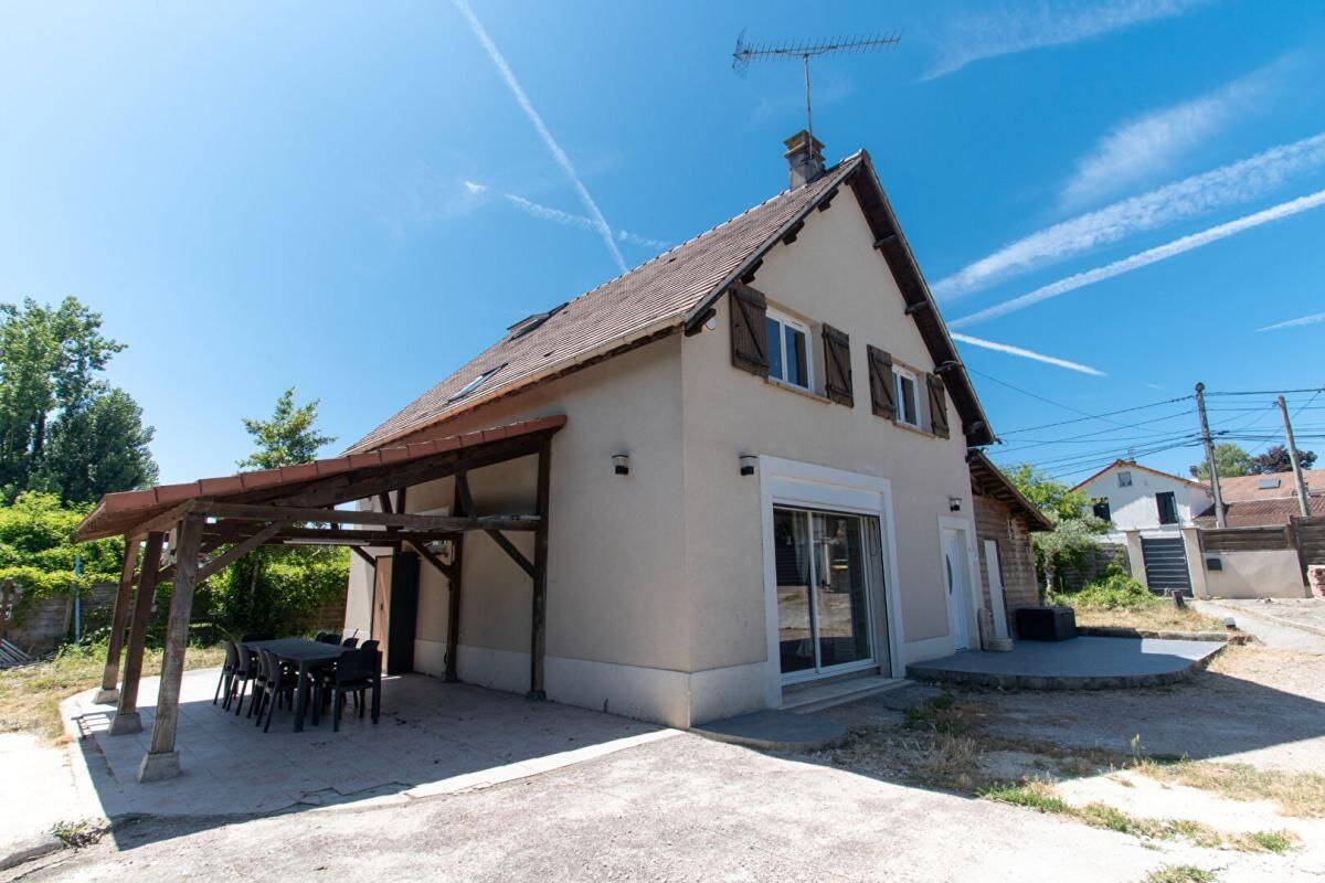Maison 7 pièces 150 m² · à Leuville-sur-Orge · 150 m² · 329 000 €