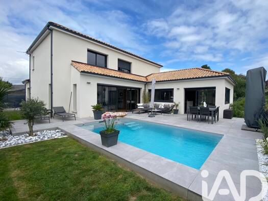 Maison à vendre 1 336 000 € 5 pièces 4 chambres 186 m² 623 m² de terrain Bonne Source-Saint Sebastien Pornichet 44380