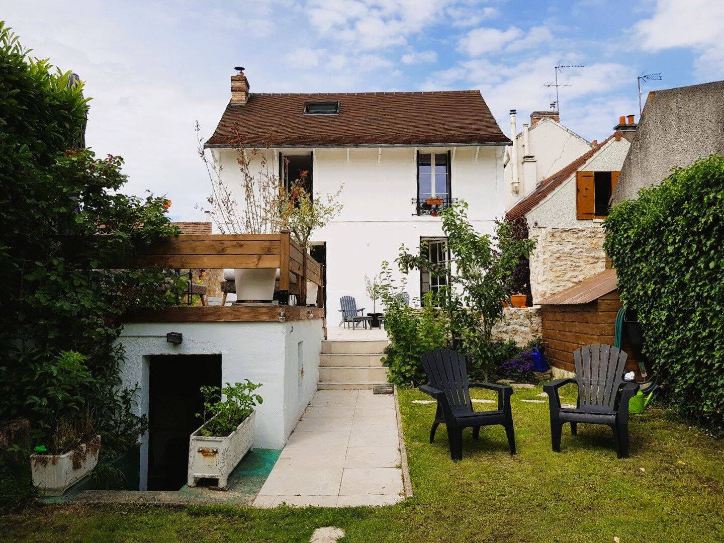 Maison 9 pièces 148 m² · à Noisy-le-Roi · 148,2 m² · 2 750 €