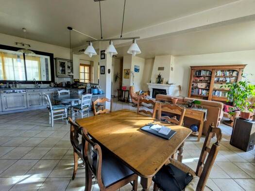 Maison à vendre 225 000 € 5 pièces 3 chambres 162 m² 1 900 m² de terrain Centre Ville Tournus 71700