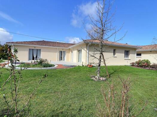 Maison à vendre 375 000 € 6 pièces 3 chambres 165 m² 1 150 m² de terrain Vertheuil 33180