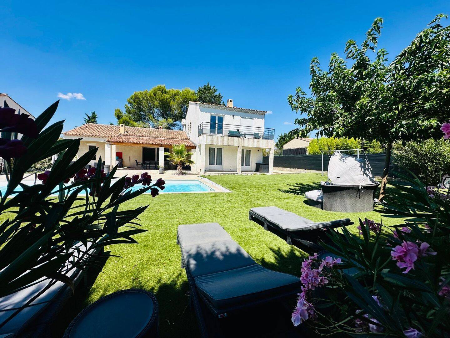 Maison 6 pièces 215 m² · à Pertuis · 215 m² · 745 000 €