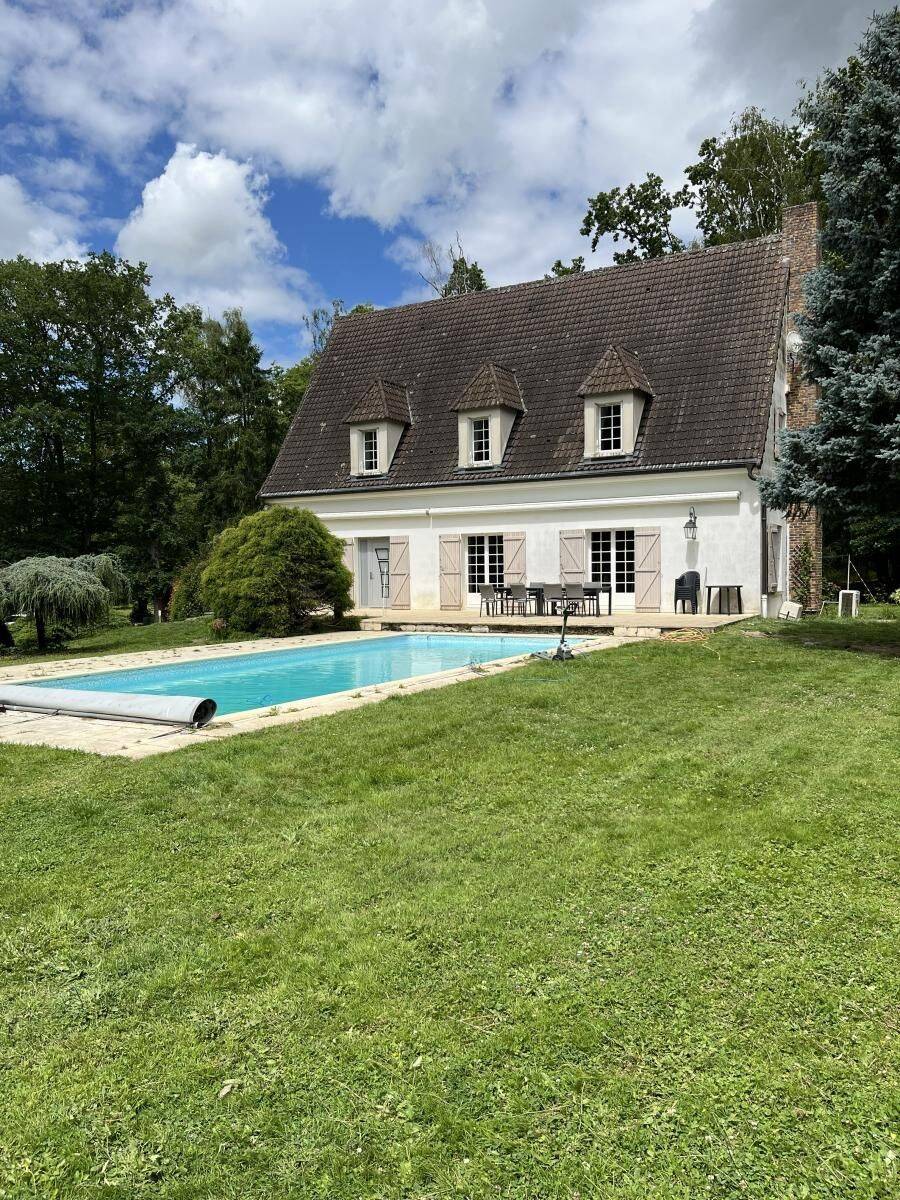 Maison 8 pièces 204 m² · à Vézilly · 204 m² · 441 000 €