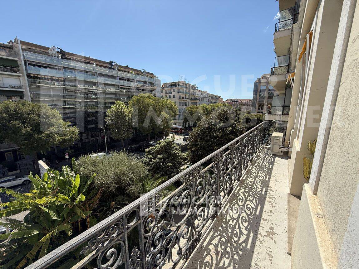 Appartement 5 pièces 197 m² · à Nice · 197 m² · 3 400 €/mois