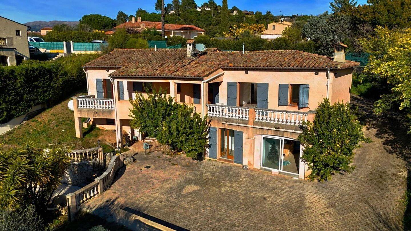 Maison 8 pièces 220 m² · à Peymeinade · 220 m² · 649 000 €