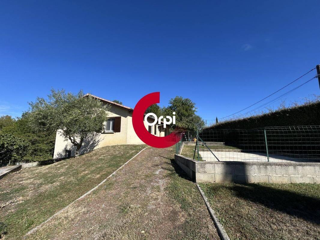 Maison 4 pièces 93 m² · à Assieu · 93,5 m² · 1 200 €/mois