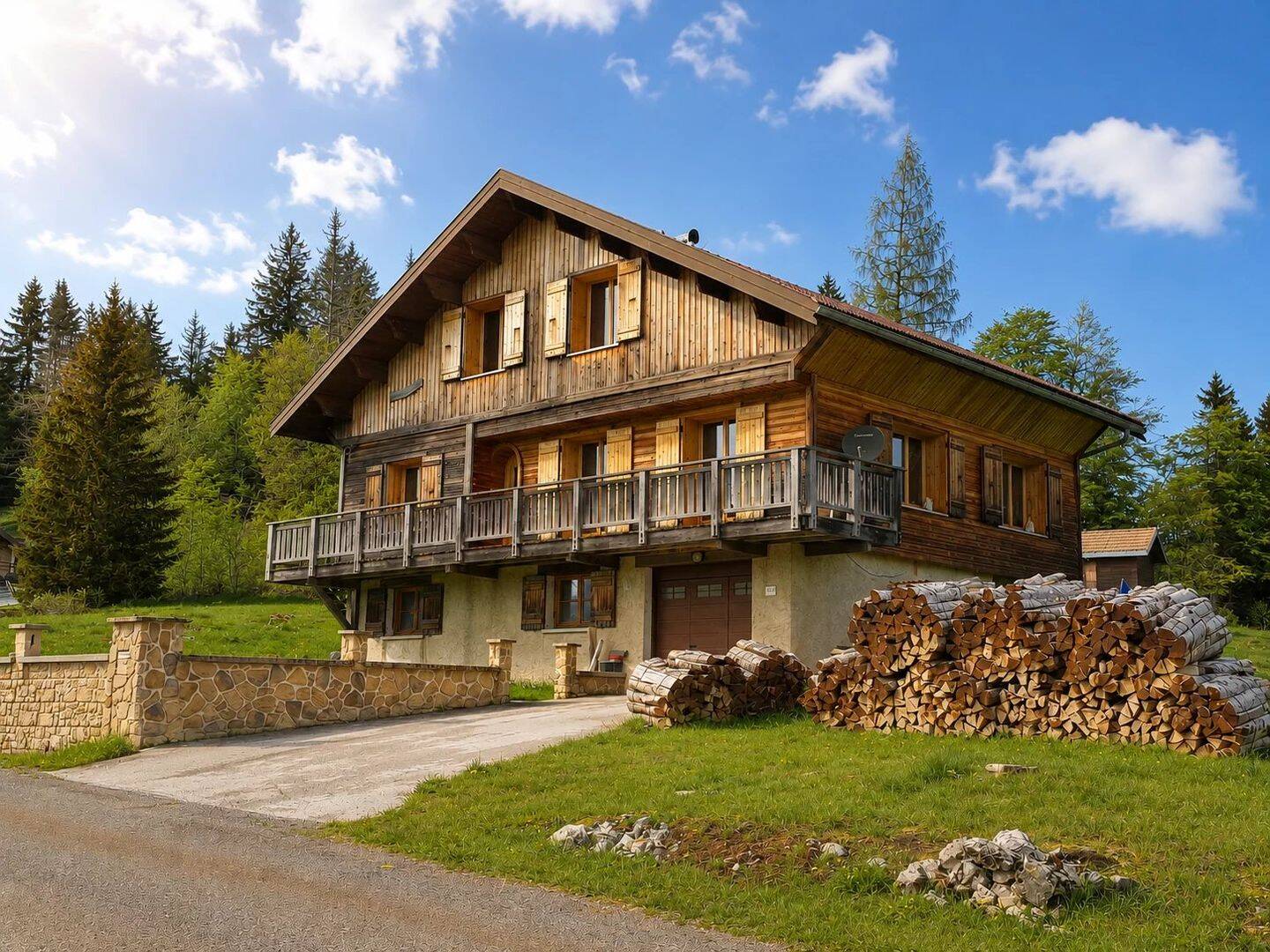 Maison 7 pièces 164 m² · à Septmoncel les Molunes · 164 m² · 550 000 €