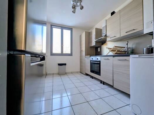 Appartement à louer 450 € 1 pièce 150 m² Étage 2/3 ZAC Henry IV Mantes-la-Jolie 78200
