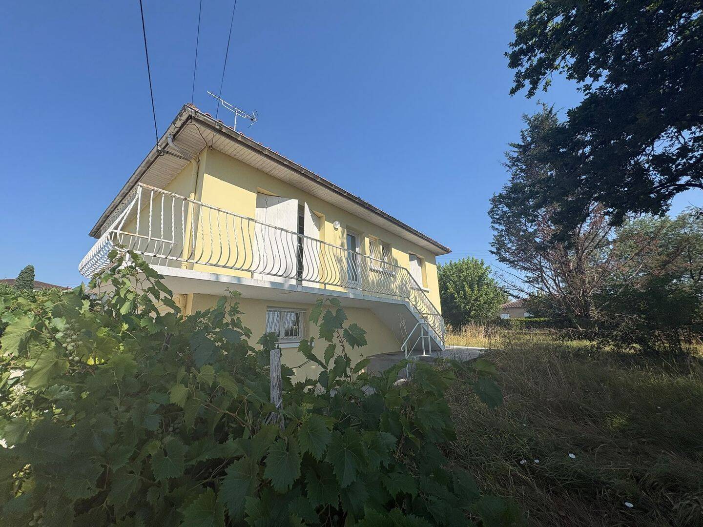 Maison 3 pièces 67 m² · à Seyches · 66,5 m² · 700 €