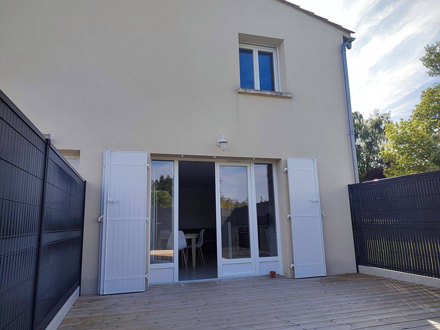 Maison 3 pièces 55 m² · à Saint-Germain-de-Lusignan · 54,6 m² · 715 €/mois