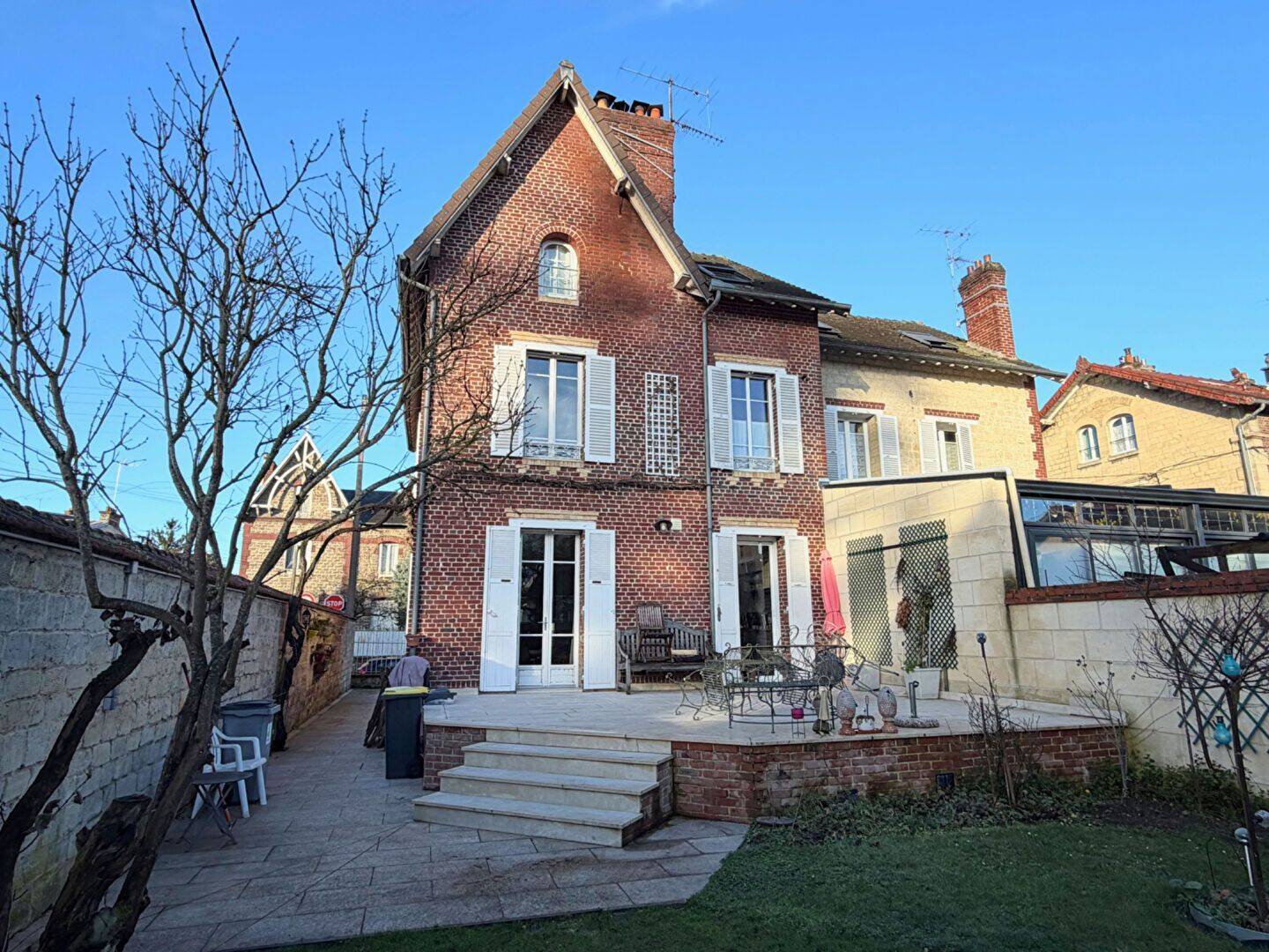 Maison 7 pièces 169 m² · à Chantilly · 169 m² · 729 000 €