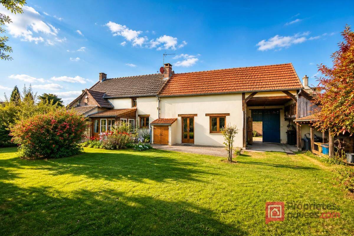 Maison 8 pièces 266 m² · à Lieuvillers · 266 m² · 360 000 €