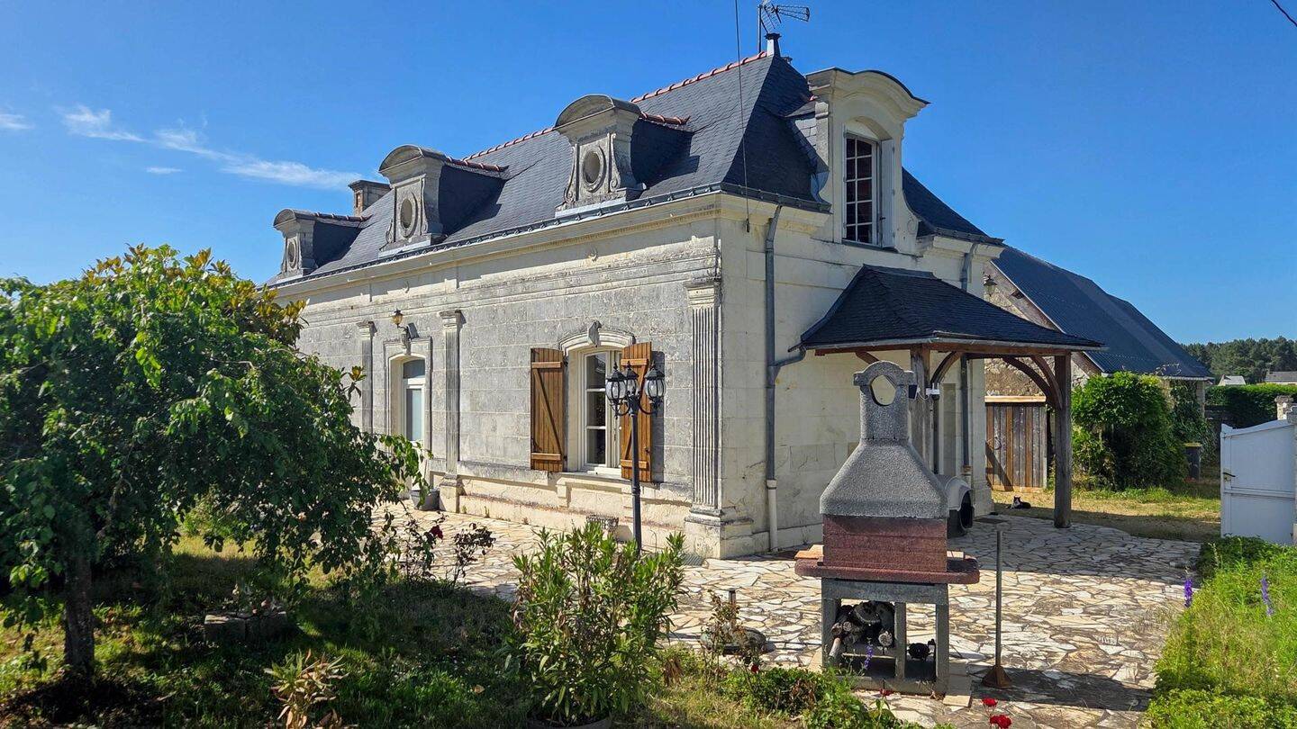 Maison 5 pièces 138 m² · à Longué-Jumelles · 138 m² · 221 000 €