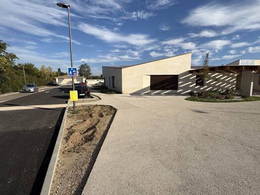 Terrain constructible viabilisé à vendre 174 763 € 557 m² de terrain Sorgues 84700