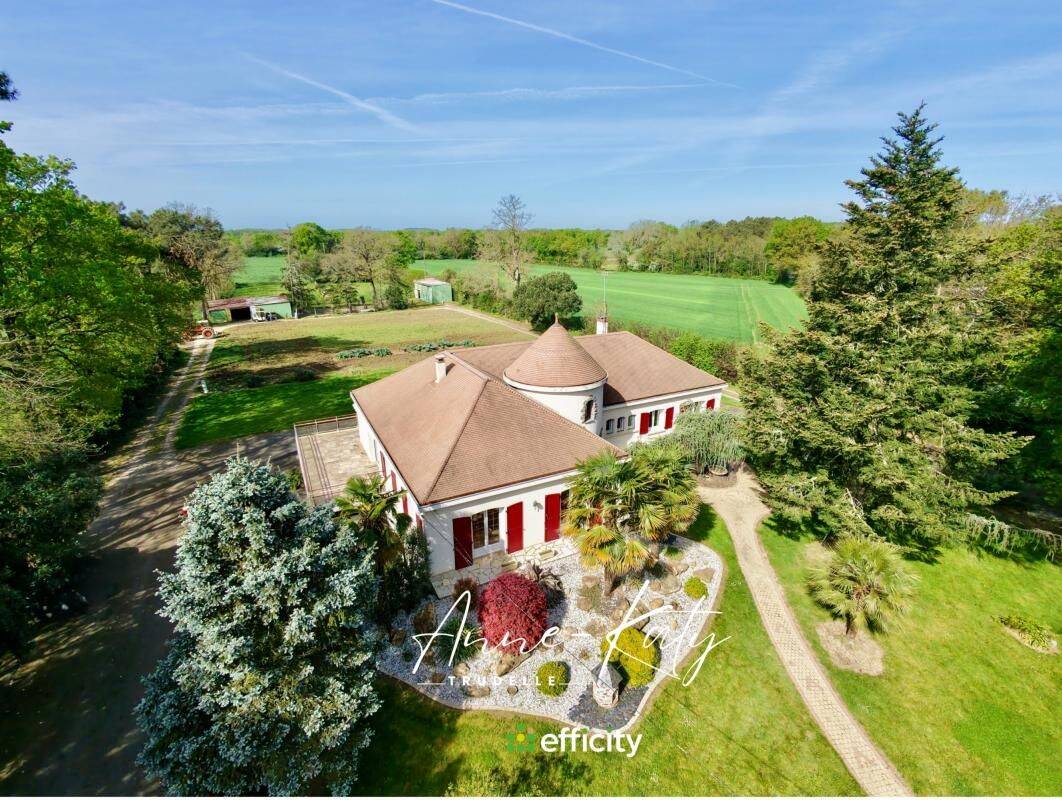 Maison 8 pièces 252 m² · à Martinet · 252 m² · 446 770 €