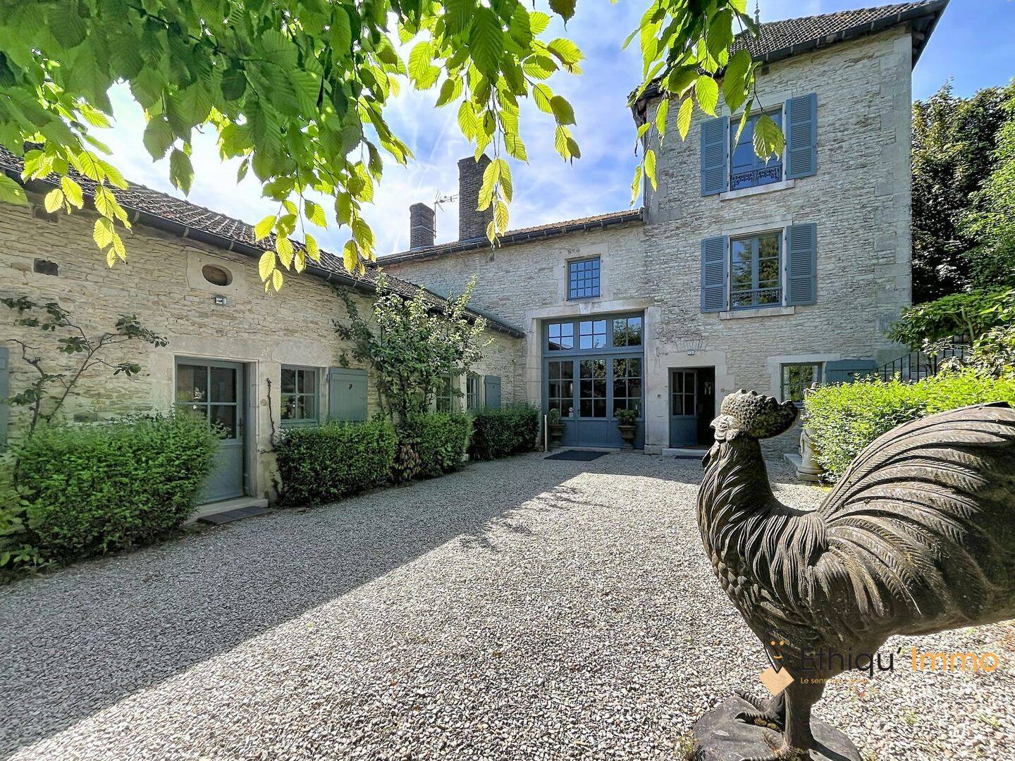 Maison 12 pièces 616 m² · à Colombey les Deux Églises · 616 m² · 884 000 €