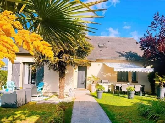 Maison à vendre 267 750 € 7 pièces 5 chambres 144 m² 682 m² de terrain Saint-Pierre-sur-Dives 14170