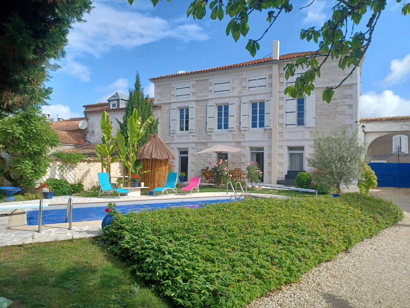Maison 7 pièces 198 m² · à La Boixe · 198 m² · 328 600 €